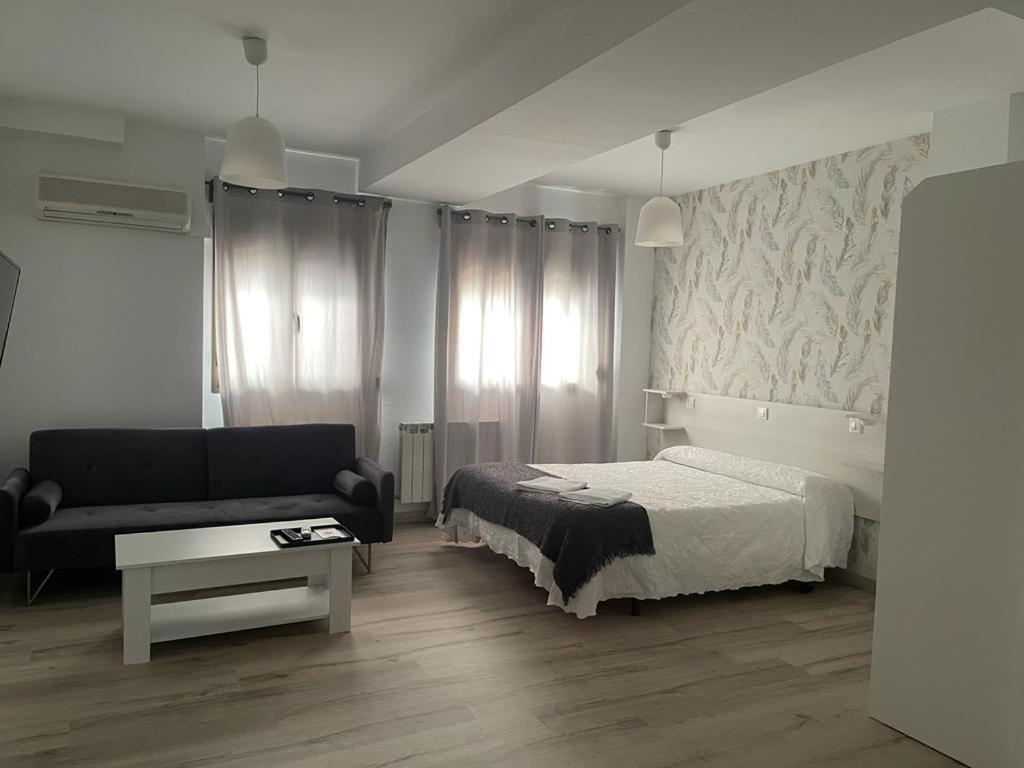 Hostal Plaza De Italia Caceres Luaran gambar